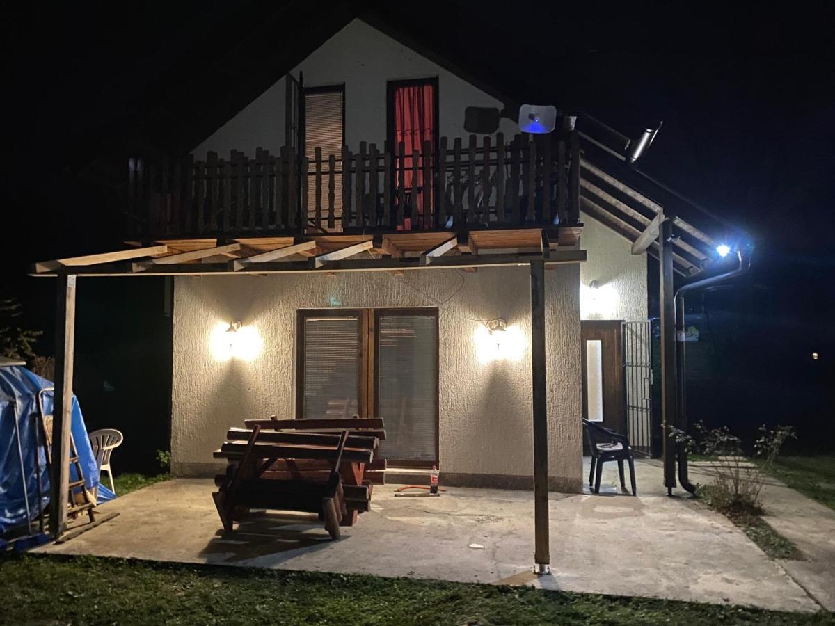 Asja Guest House Lukavac Exterior foto